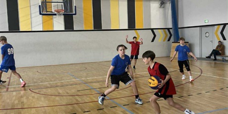 Powiększ grafikę: igrzyska-dzieci-w-koszykowce-3x3-659476.jpg