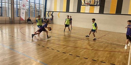 Powiększ grafikę: igrzyska-dzieci-w-koszykowce-3x3-659477.jpg