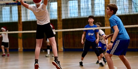 Powiększ grafikę: mikolajki-pod-siatka-663140.jpg