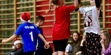 Powiększ grafikę: mikolajki-pod-siatka-663142.jpg