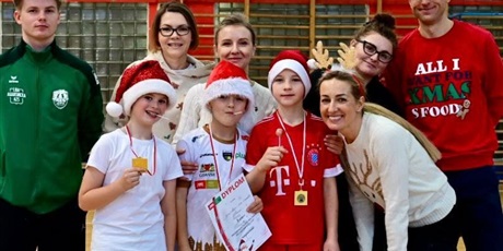 Powiększ grafikę: mikolajki-pod-siatka-663149.jpg