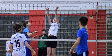 Powiększ grafikę: mikolajki-pod-siatka-663151.jpg