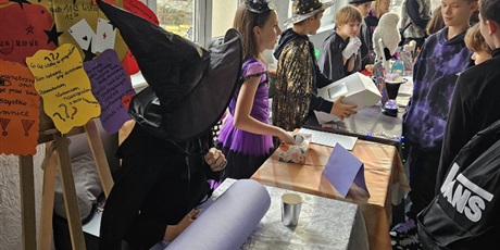 Powiększ grafikę: wrozby-659490.jpg