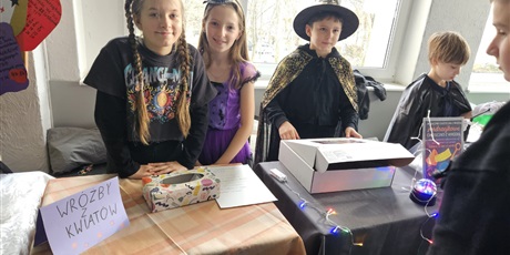 Powiększ grafikę: wrozby-659491.jpg